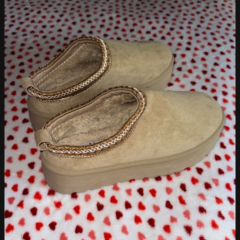 Women's Tan Slip-On Shoes